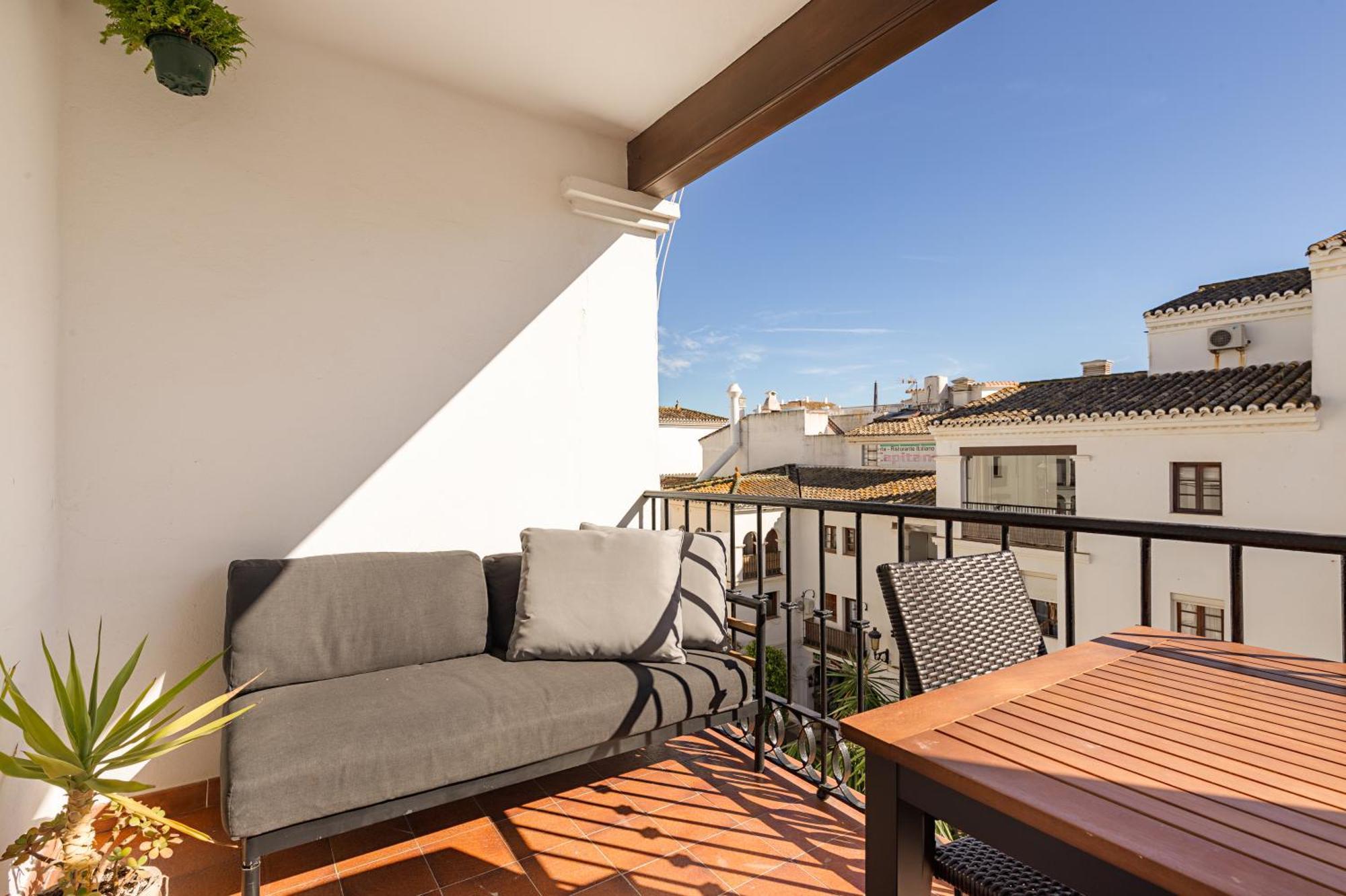 Duquesa Port Studio Apartment - Bright Sunlit Terrace Manilva Bagian luar foto